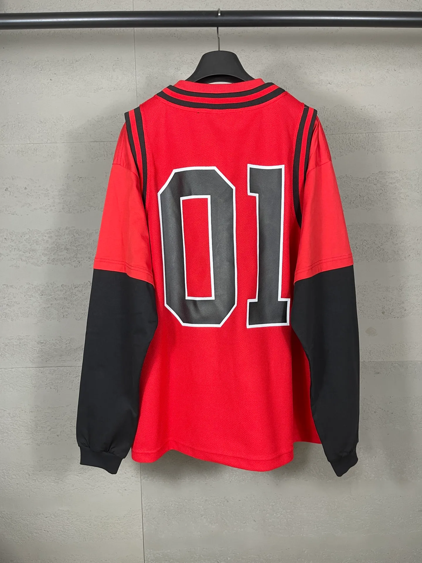 【 . Quality】BALENCI*GA/ .SS 25 New Arrival 3 T 。 。 ， 。 。 . Authentic ， ZP 。 260 ， . ， ， 。 。 ， 。 OS . Same Style ：BL 255089 ： Red Size：XS S M L